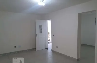 Casa com 2 quartos para alugar na Rua Iquiririm, Butantã, São Paulo