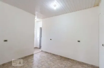 Casa com 2 quartos para alugar na Rua Eunice, Vila Ré, São Paulo