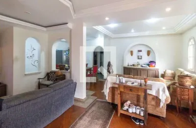 Casa com 3 quartos para alugar na Rua Labatut, Ipiranga, São Paulo