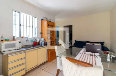 Casa com 2 quartos para alugar na Rua Monte Belo, Água Fria, São Paulo