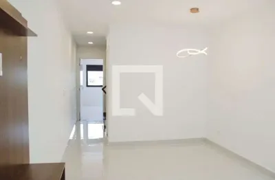 Casa com 3 quartos para alugar na Rua Mangaíba, Água Fria, São Paulo