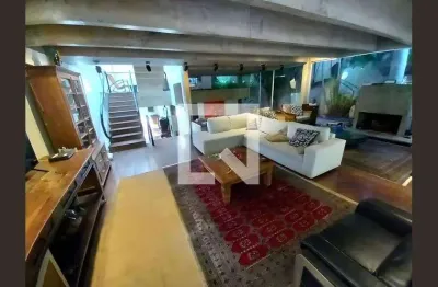 Casa com 4 quartos para alugar na Rua Luiz Galhanone, Morumbi, São Paulo