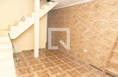 Casa com 2 quartos para alugar na Rua Nestor João de Oliveira, Mikail II, Guarulhos