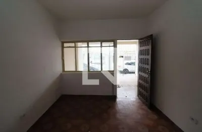 Casa com 2 quartos para alugar na Avenida Benedito Alves Turíbio, Padroeira, Osasco