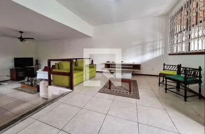 Casa com 5 quartos para alugar na Rua Uruguai, Ponta D'Areia, Niterói