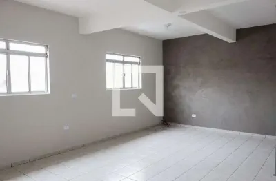 Casa com 2 quartos para alugar na Rua Antônio José Nurchis, Vila Yolanda, Osasco