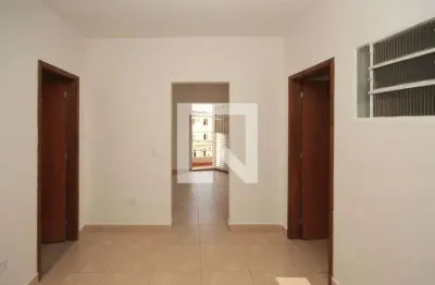 Casa com 2 quartos para alugar na Rua Marcello Müller, Vila Alpina, São Paulo