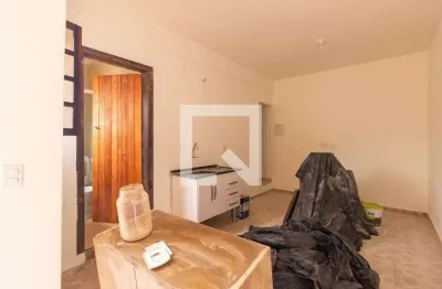 Casa com 1 quarto para alugar na Rua Lourival Vieira da Silva, Vila Dalva, São Paulo