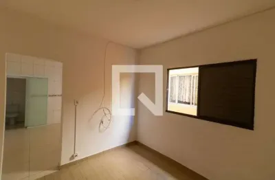 Casa com 1 quarto para alugar na Rua Júlio Rodrigues da Silva, Ponte Rasa, São Paulo