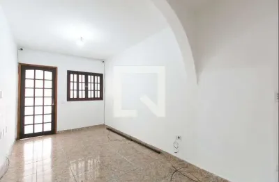 Casa com 3 quartos para alugar na Rua Almecegueiras, Vila Jacuí, São Paulo