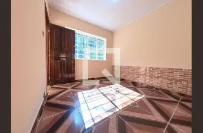 Casa com 2 quartos para alugar na Rua João De Almeida E Silva, Jaraguá, São Paulo