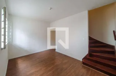 Casa com 2 quartos para alugar na Rua Antônio Tavares, Cambuci, São Paulo