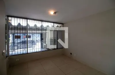 Casa com 3 quartos para alugar na Rua Michigan, Brooklin, São Paulo