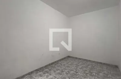 Casa com 2 quartos para alugar na Rua Um, Mikail II, Guarulhos