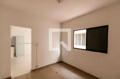Casa com 1 quarto para alugar na Rua Júlio Rodrigues da Silva, Ponte Rasa, São Paulo