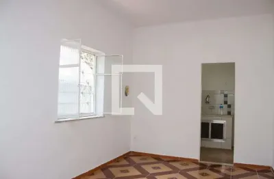 Casa com 2 quartos para alugar na Rua Maria Benjamin, Pilares, Rio de Janeiro