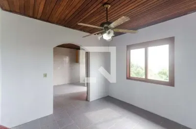 Casa com 2 quartos para alugar na Rua Bazilio Pellin Filho, Camaquã, Porto Alegre
