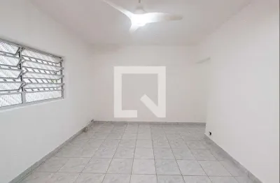 Casa com 2 quartos para alugar na Rua Conselheiro Furtado, Liberdade, São Paulo