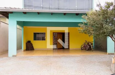 Casa para aluguel - parque industrial paulista, 4 quartos,  400 m² - goiânia