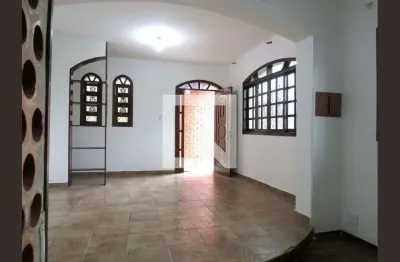 Casa com 3 quartos para alugar na Rua José Benedito Mari, Piqueri, São Paulo