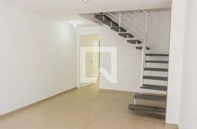Casa com 2 quartos para alugar na Rua Luís Henrique Pompeu de Camargo, Interlagos, São Paulo