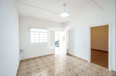 Casa com 3 quartos para alugar na Rua Frei Bertoldo, Tatuapé, São Paulo