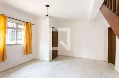 Casa com 2 quartos para alugar na Rua Guaraciaba, Tatuapé, São Paulo