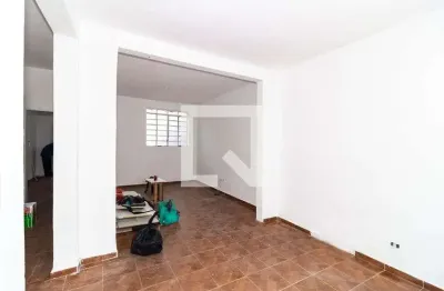 Casa com 3 quartos para alugar na Rua Solimões, Barra Funda, São Paulo