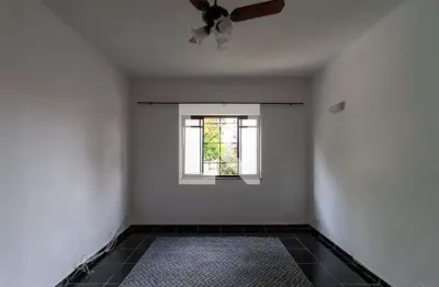 Casa com 2 quartos para alugar na Rua Marapuama, Alto da Lapa, São Paulo