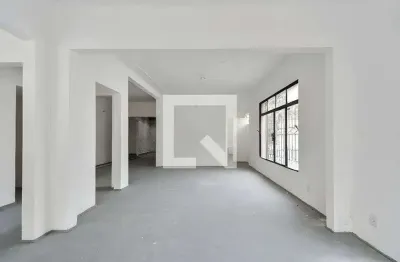 Casa com 3 quartos para alugar na Rua Cardoso de Almeida, Pacaembu, São Paulo