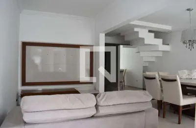Casa com 3 quartos para alugar na Rua Doutor Pamphilo Assumpção, Parolin, Curitiba