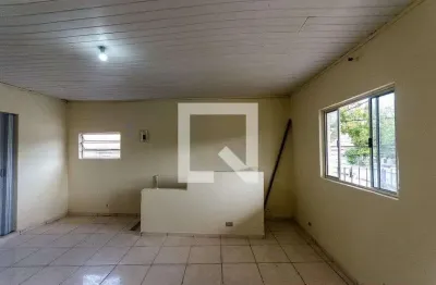 Casa com 2 quartos para alugar na Rua Willis Roberto Banks, Vila Zulmira, São Paulo