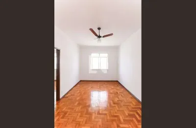 Casa com 2 quartos para alugar na Rua Tenente Franca, Méier, Rio de Janeiro