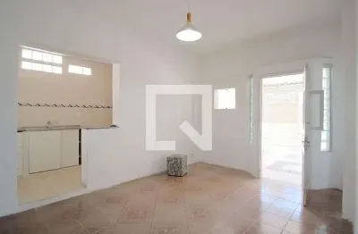 Casa com 2 quartos para alugar na Rua João Vieira Prioste, Vila Carrão, São Paulo