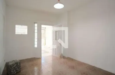 Casa com 2 quartos para alugar na Rua João Vieira Prioste, Vila Carrão, São Paulo