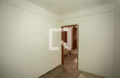 Casa com 2 quartos para alugar na Rua Professor Carlos Benjamin de Lyra, Vila Jaguara, São Paulo