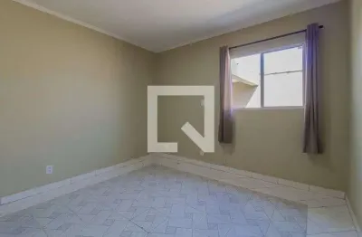 Casa com 3 quartos para alugar na Rua Cesarina Ferreira, Vila Emílio, Mauá