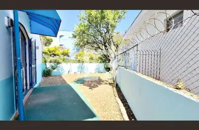 Casa com 4 quartos para alugar na Rua Panônia, Vila Sônia, São Paulo