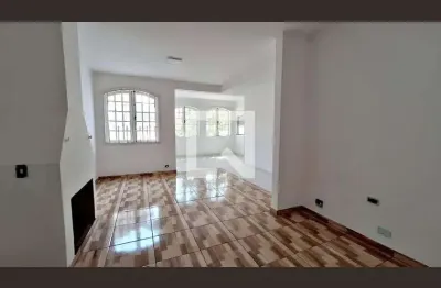 Casa com 4 quartos para alugar na Rua Panônia, Vila Sônia, São Paulo
