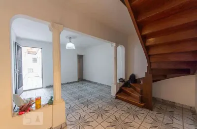 Casa com 2 quartos para alugar na Rua Cristóvão Gonçalves, Pinheiros, São Paulo