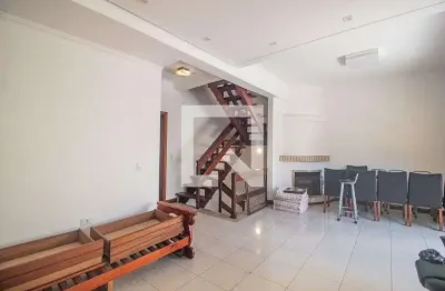 Casa com 3 quartos para alugar na Rua João Mendes Ouriques, Ipanema, Porto Alegre