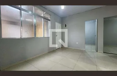 Casa com 2 quartos para alugar na Rua Professor Laurindo Chaves, Castelo, Santos