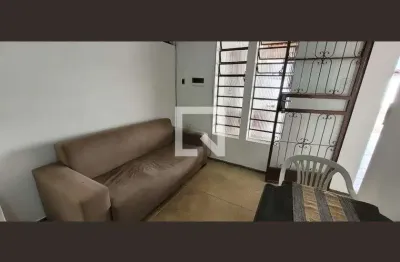 Casa com 2 quartos para alugar na Rua Joaquim Luiz de Carvalho, Santa Lúcia, Betim