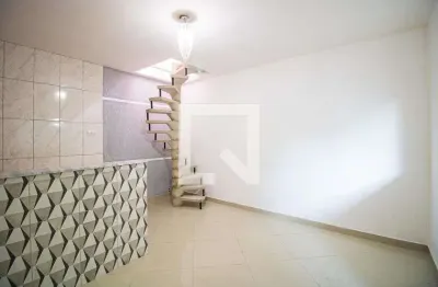 Casa com 2 quartos para alugar na Rua da Esperança, Vila Gustavo, São Paulo