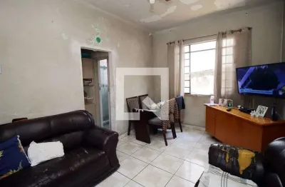 Casa com 2 quartos para alugar na Rua Samin, Irajá, Rio de Janeiro