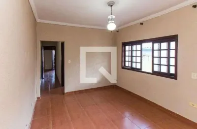 Casa com 3 quartos para alugar na Avenida Doutor Benedito Estevam dos Santos, Vila Maria, São Paulo