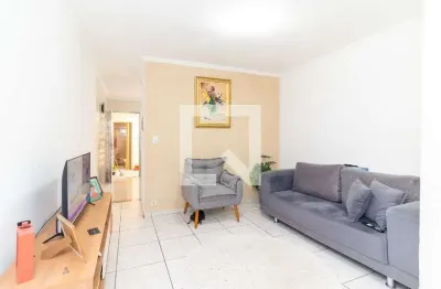 Casa com 2 quartos para alugar na Rua Olegário Maciel, Vila Jacuí, São Paulo