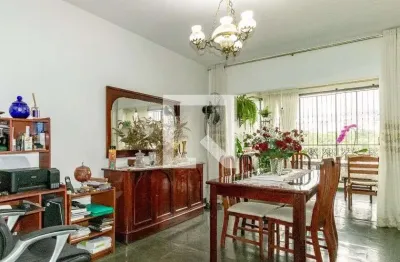 Casa com 3 quartos para alugar na Avenida dos Imarés, Moema, São Paulo