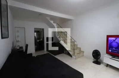 Casa com 3 quartos para alugar na Rua Igaratim, Tatuapé, São Paulo