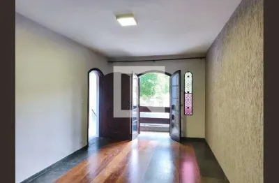 Casa com 3 quartos para alugar na Rua Sanches Brandão, Cambuci, São Paulo